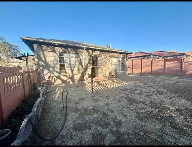 6 BEDROOM HOUSE FOR SALE IN VANDERBIJLPARK CW 5